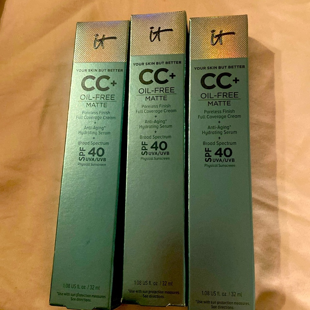 IT, Cosmetics 1.08 US FL OZ/32 ML , Fair Light
